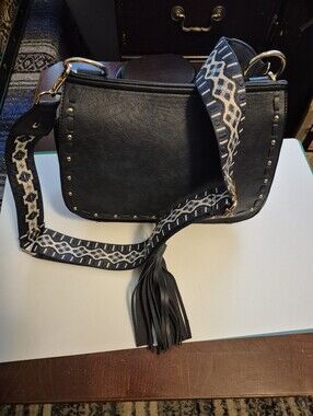 Jen & Co. Bailey Crossbody with Print Contrast Strap Navy